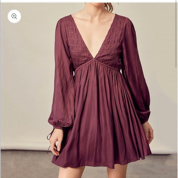 Dresses & Skirts - Deep V, back ribbon tie dress